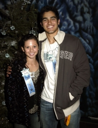 Photos de Mackenzie Rosman - Hollywood Christmas Parade 11.27.2005 - 16